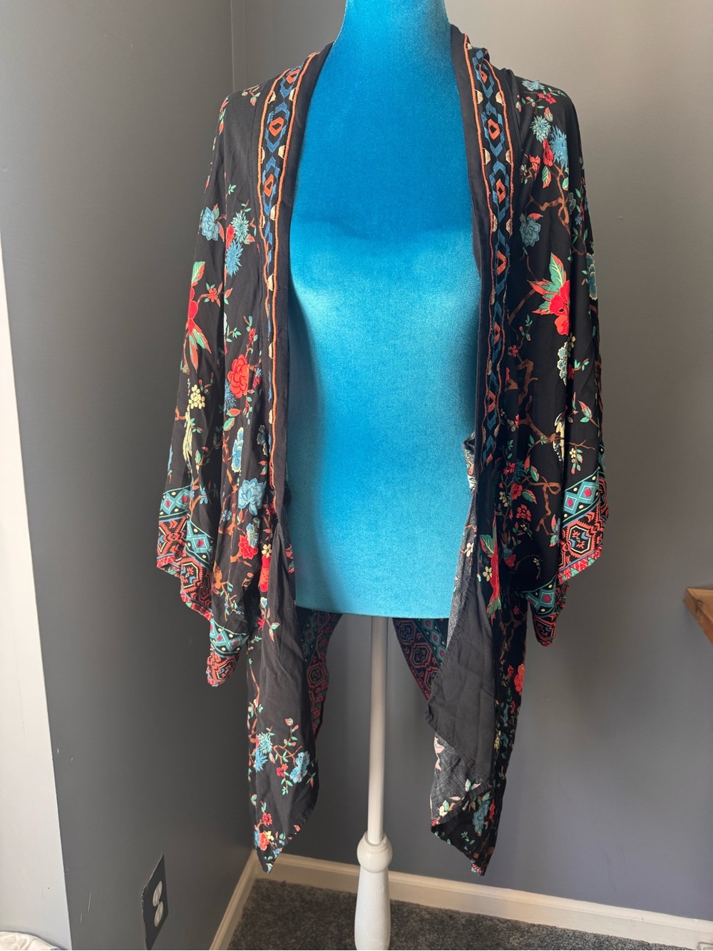 Black Floral Embroidered Kimono Jacket
